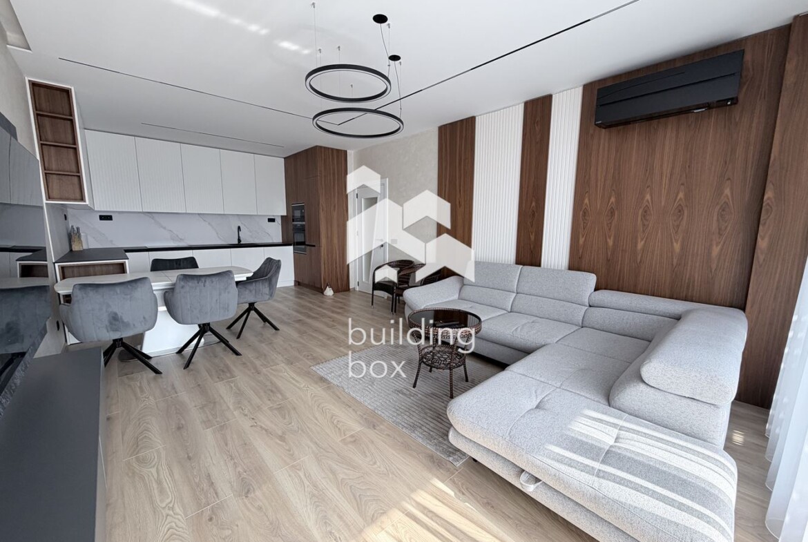 Тристаен луксозен апартамент под наем - к-с Роял Гардън - 0