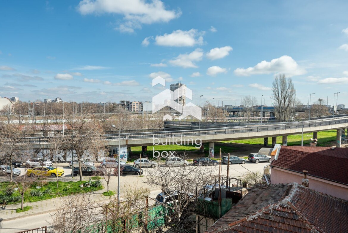 Двустаен обзаведен апартамент до Сточна гара - 0