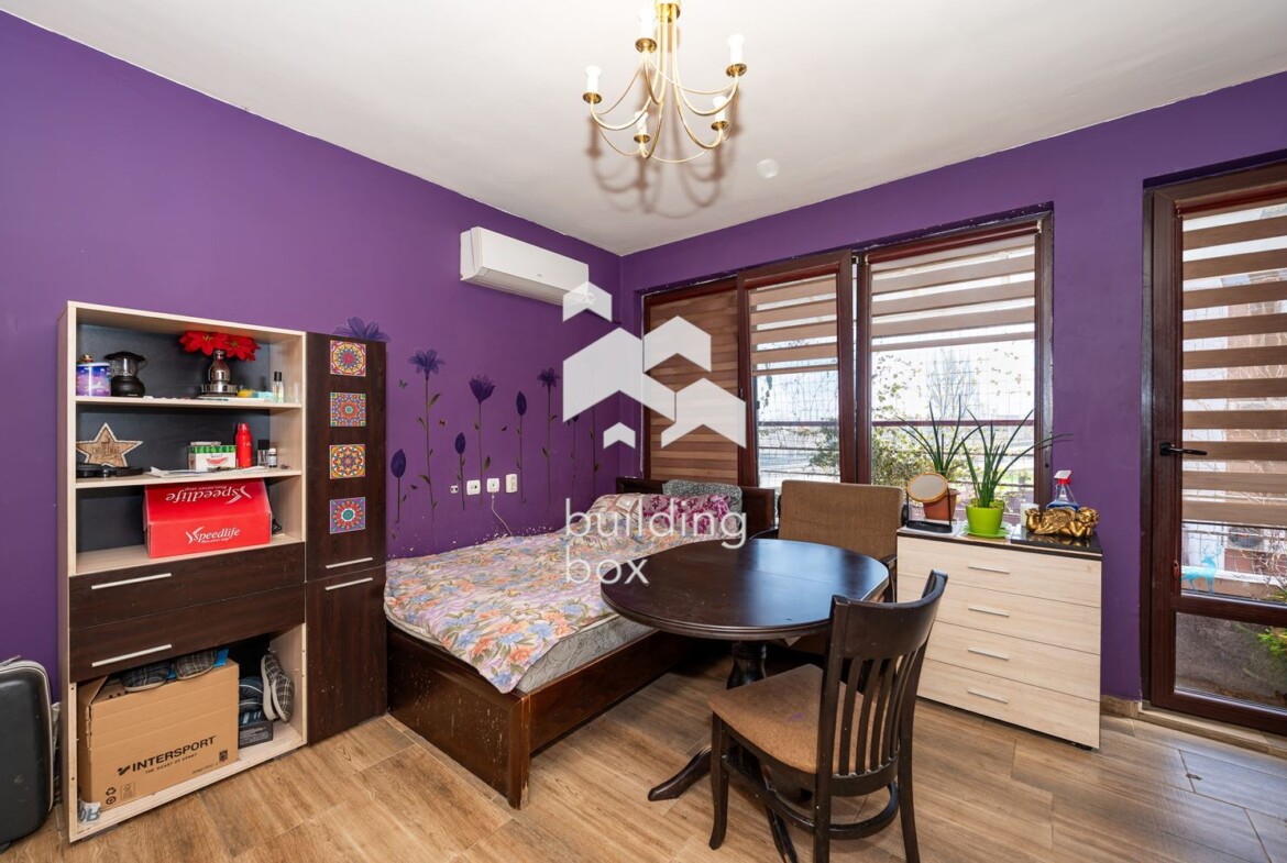 Двустаен обзаведен апартамент до Сточна гара - 0