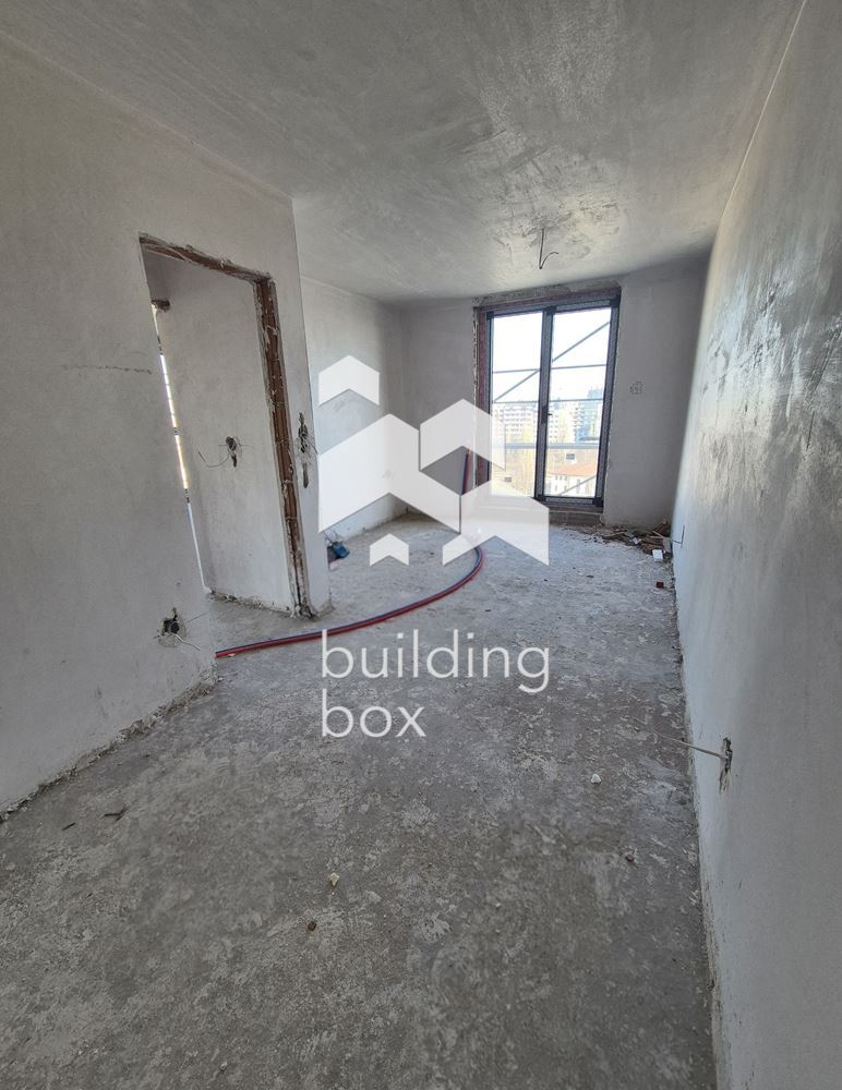 Тристаен апартамент в сграда "Casa Madrid" - район Оборище - 0