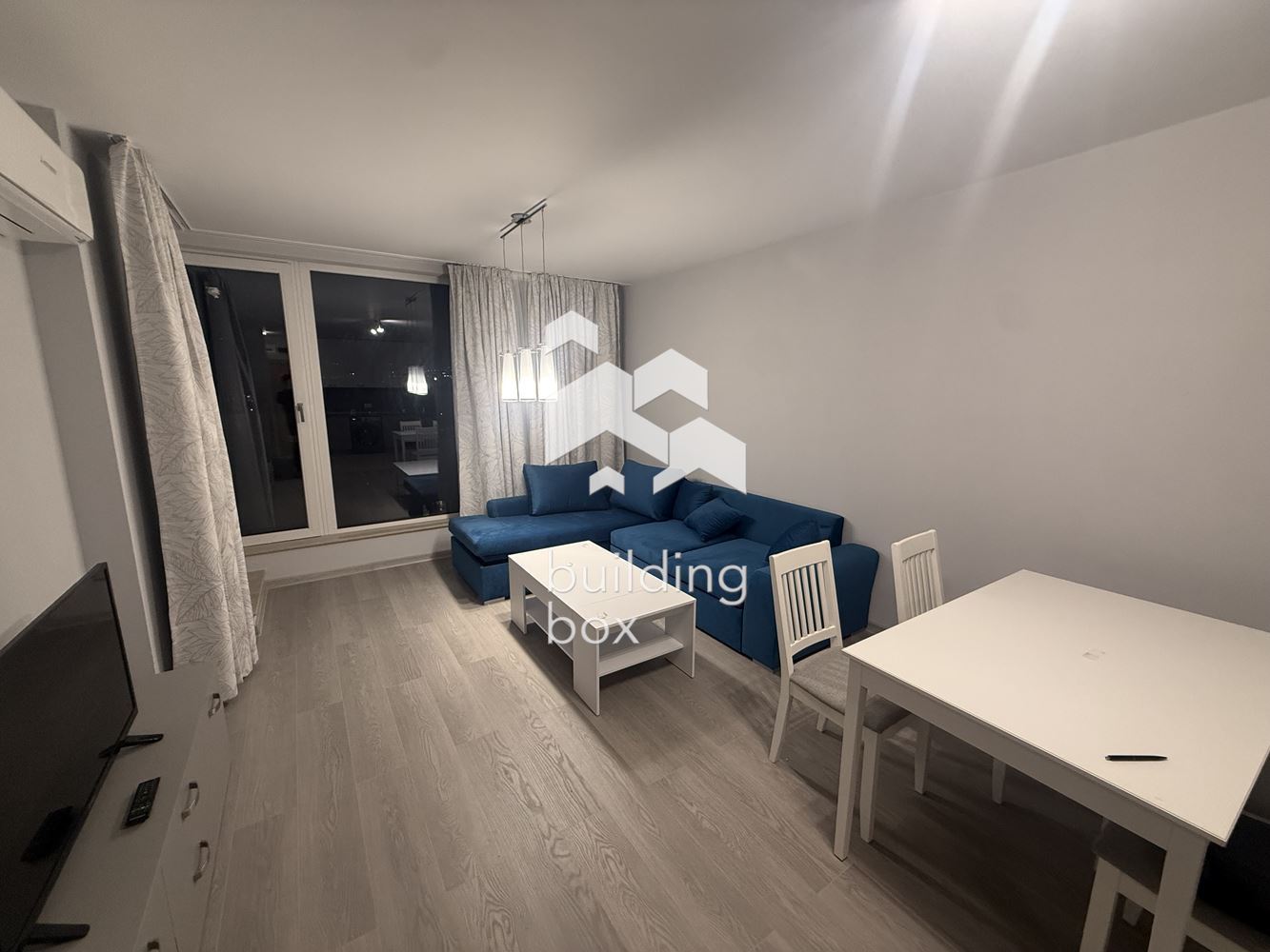 Светъл и просторен двустаен апартамент - 0