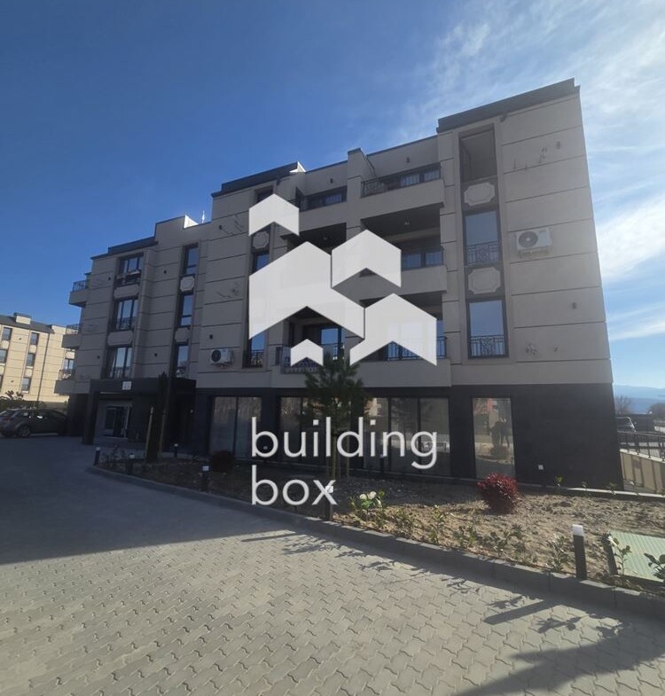 Двустаен апартамент в кв. „Остромила“ - 0