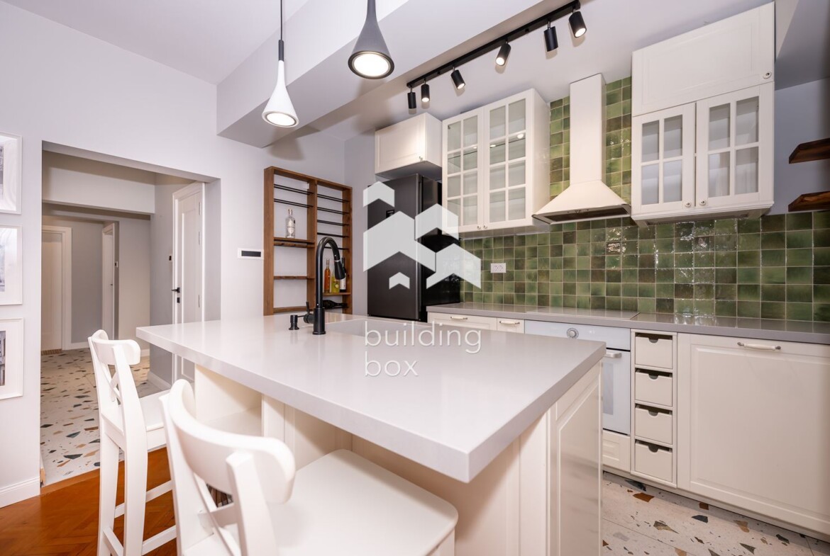 Уютен, обзаведен тристаен апартамент - кв. Каменица 1 - 0