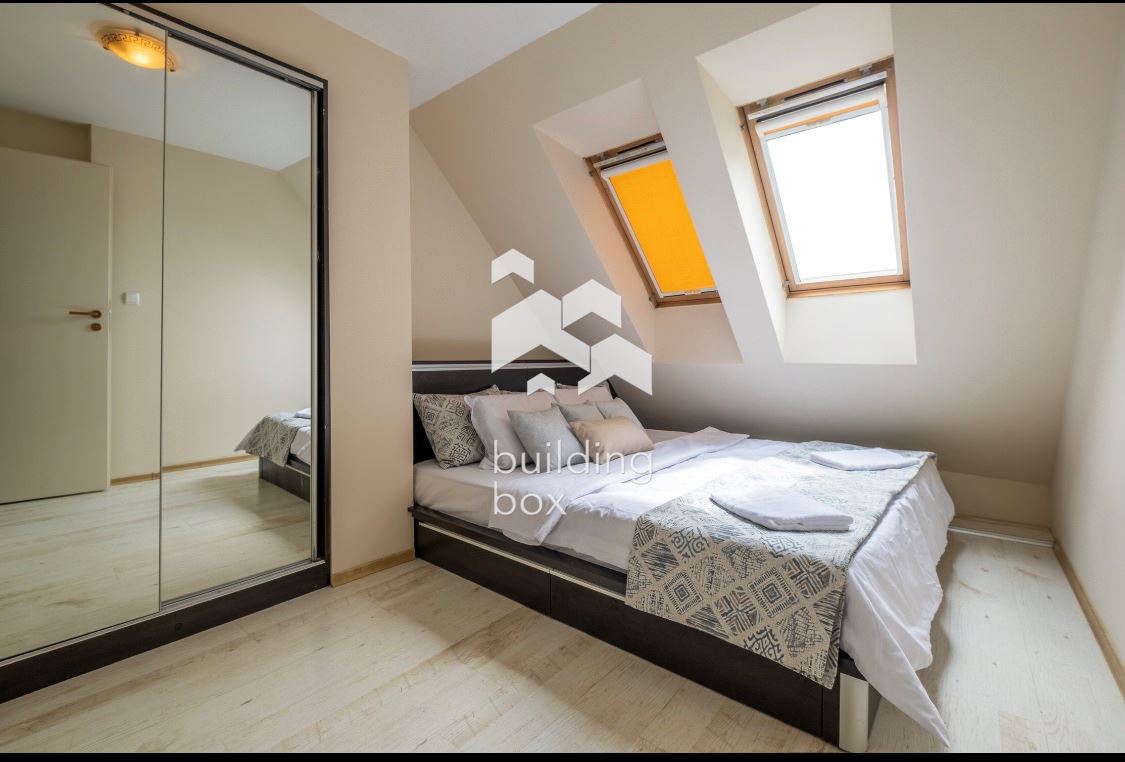 Уютен и светъл тристаен апартамент в Центъра - 0