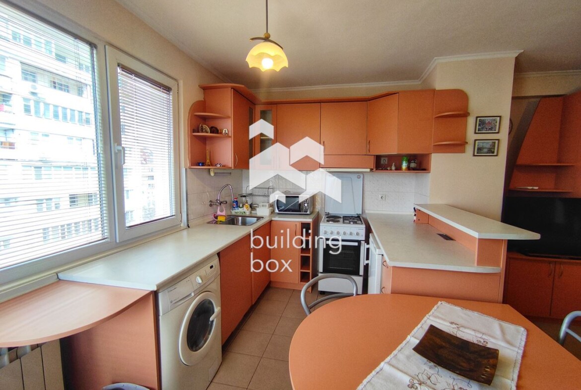 Слънчев тристаен апартамент в кв. Гео Милев - 0