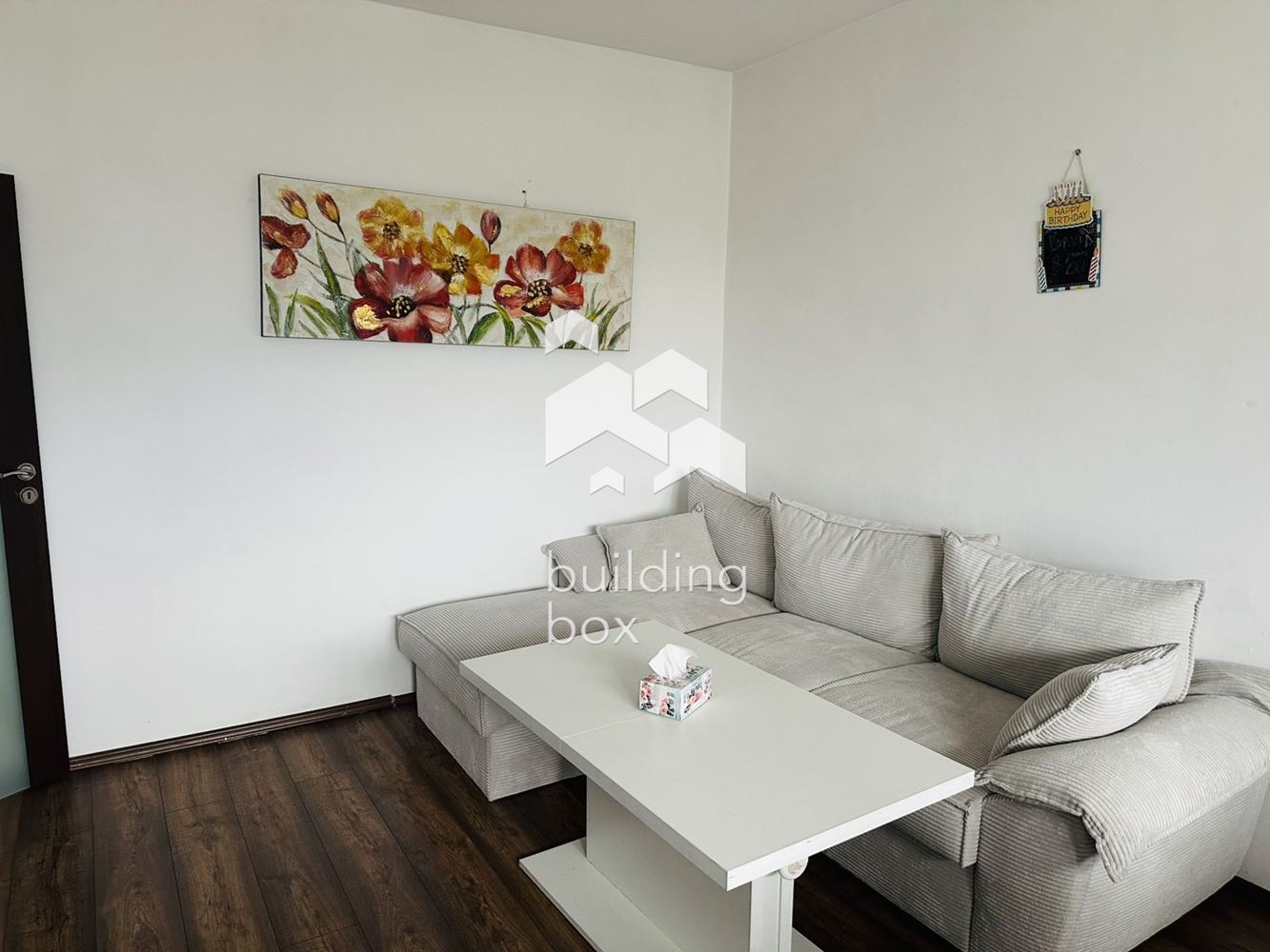 Светъл тристаен апартамент