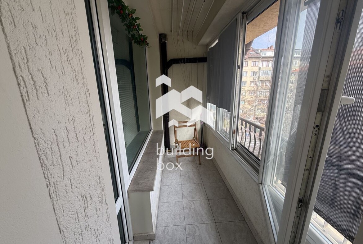 Просторен и семеен тристаен апартамент в кв. Гео Милев - 0