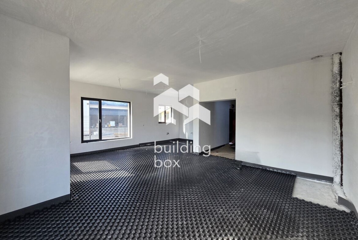 Качество! Простор с двор 600 кв.м.! Еднофамилна къща с Акт 16! - 0