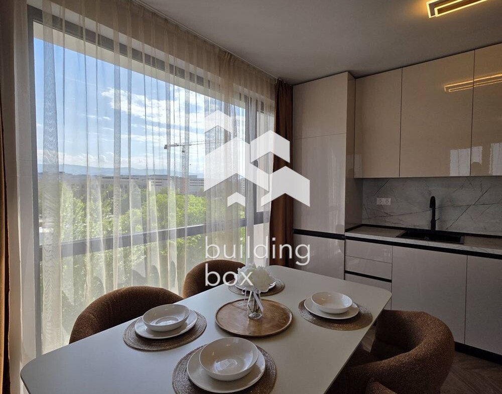 Тристаен апартамент в кв.Тракия. - 0