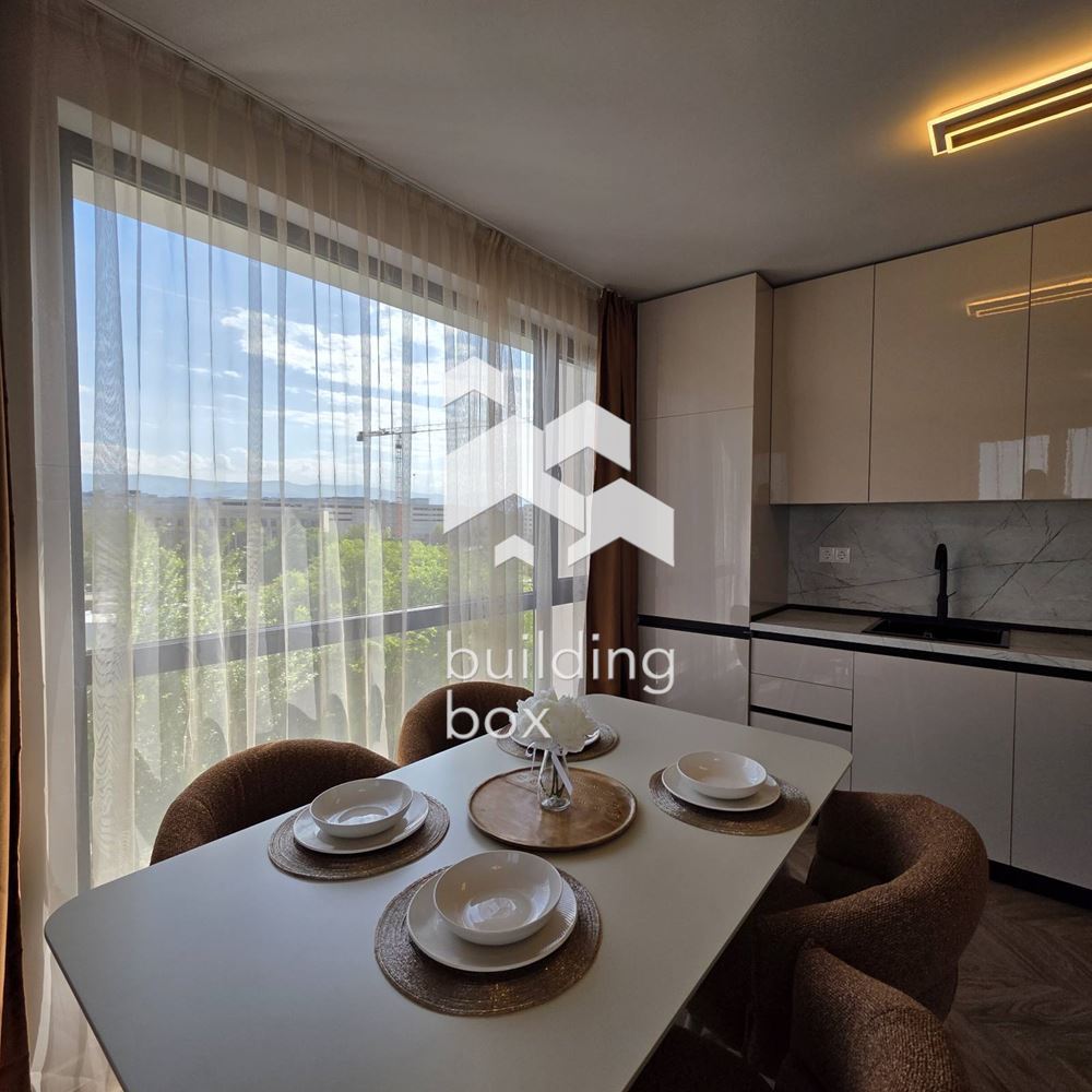 Тристаен апартамент в кв.Тракия. - 0