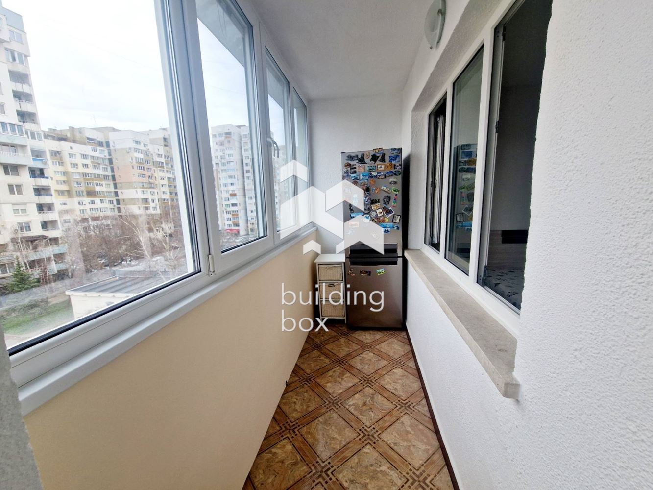 Просторен 2стаен апартамет в ж.к. Дружба 2 - 0