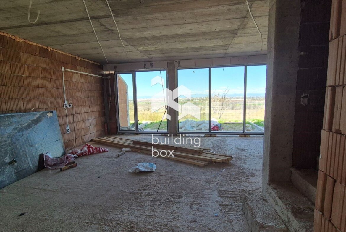 Къща с три спални с Акт 14 - 0