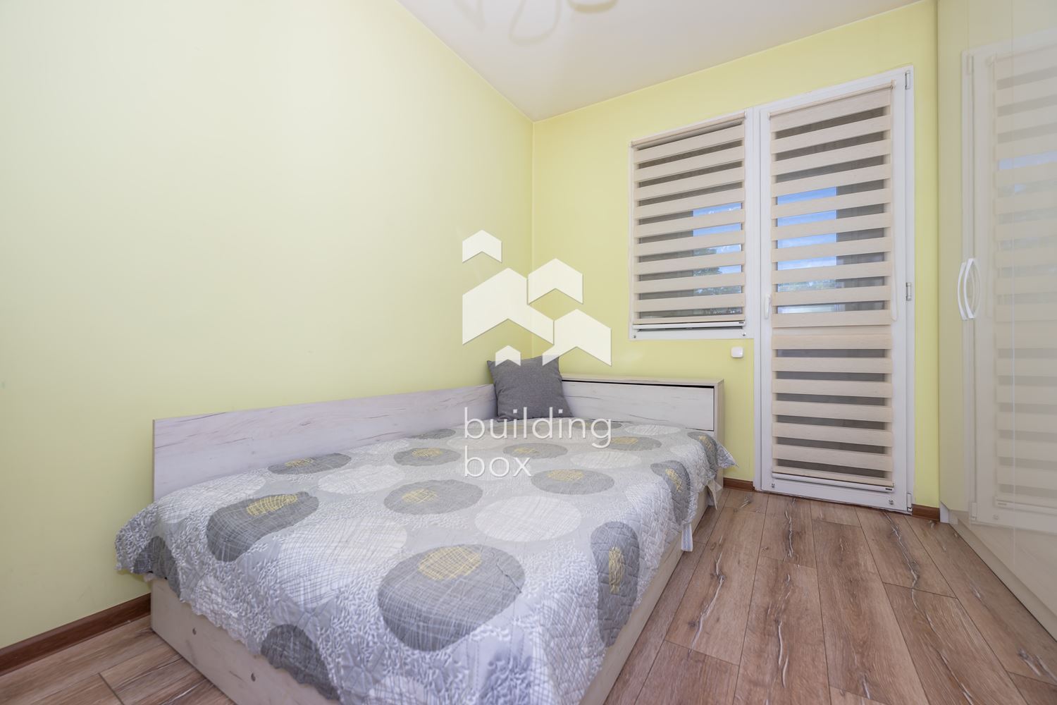 Тристаен ОБЗАВЕДЕН апартамент след РЕМОНТ - само за 124 999€ - 0
