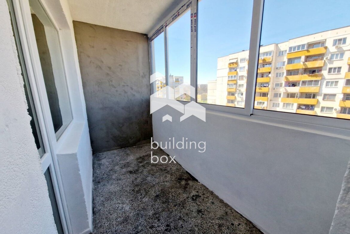 Просторен и светъл тристаен апартамент в кв. Модерно предградие - 0