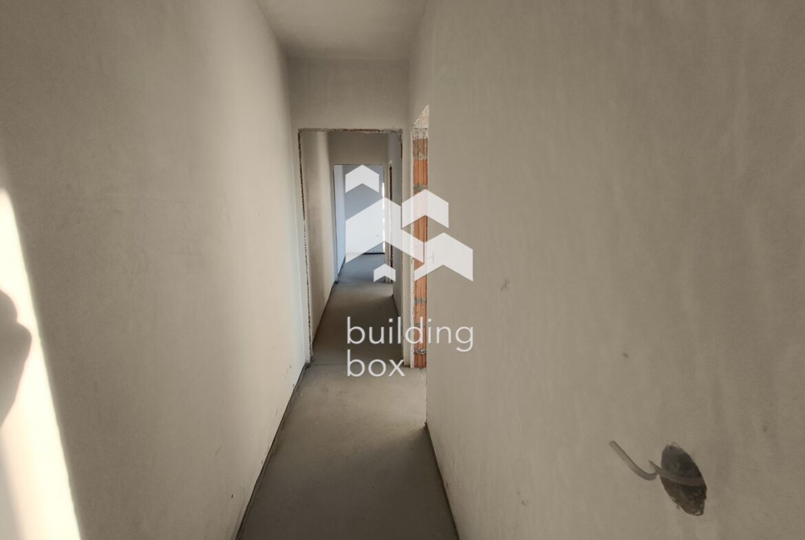 Апартамент с 3 спални - ж.к. Сухата река - 0