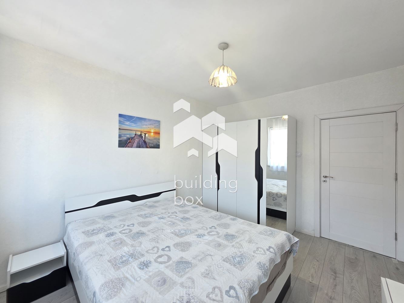 светъл тристаен апартамент - 0