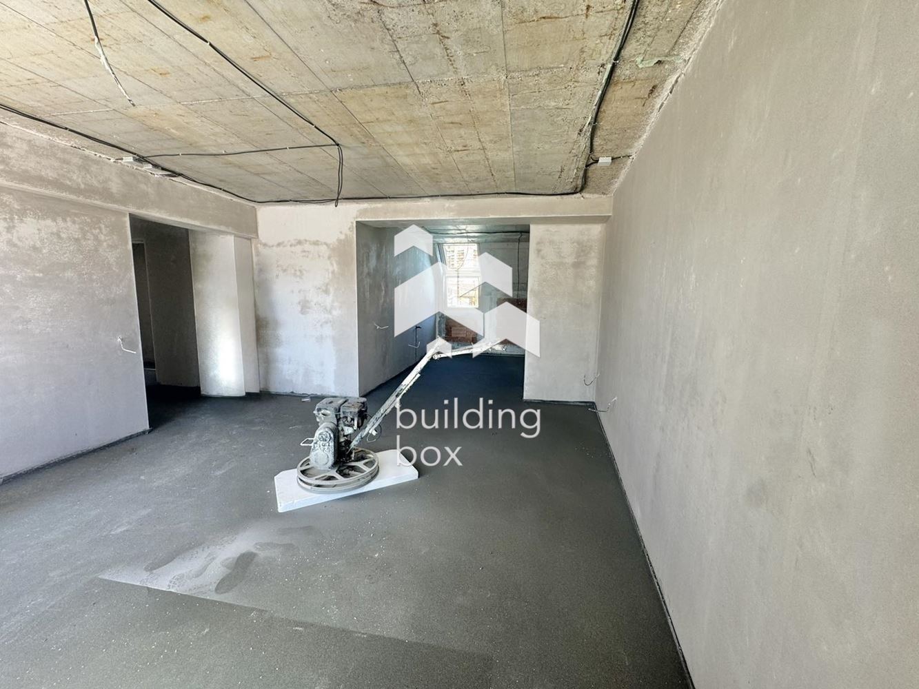 Тристаен апартамент с панорамна южна гледка до метростанция „Надежда“ - 0