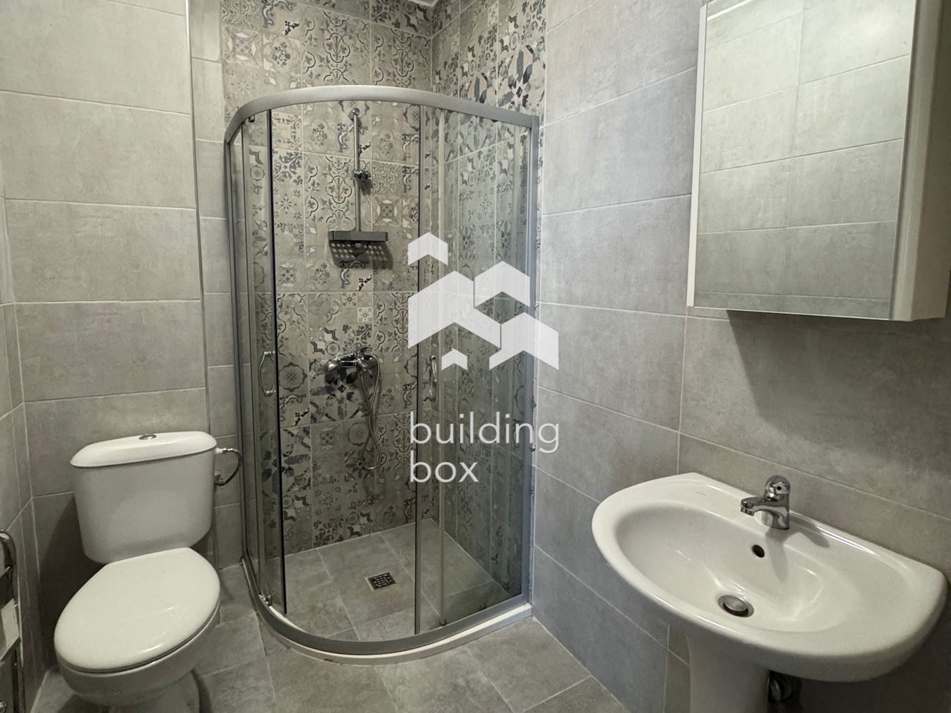 Многостаен апартамент в затворен комплекс в кв. Кръстова вада - 0