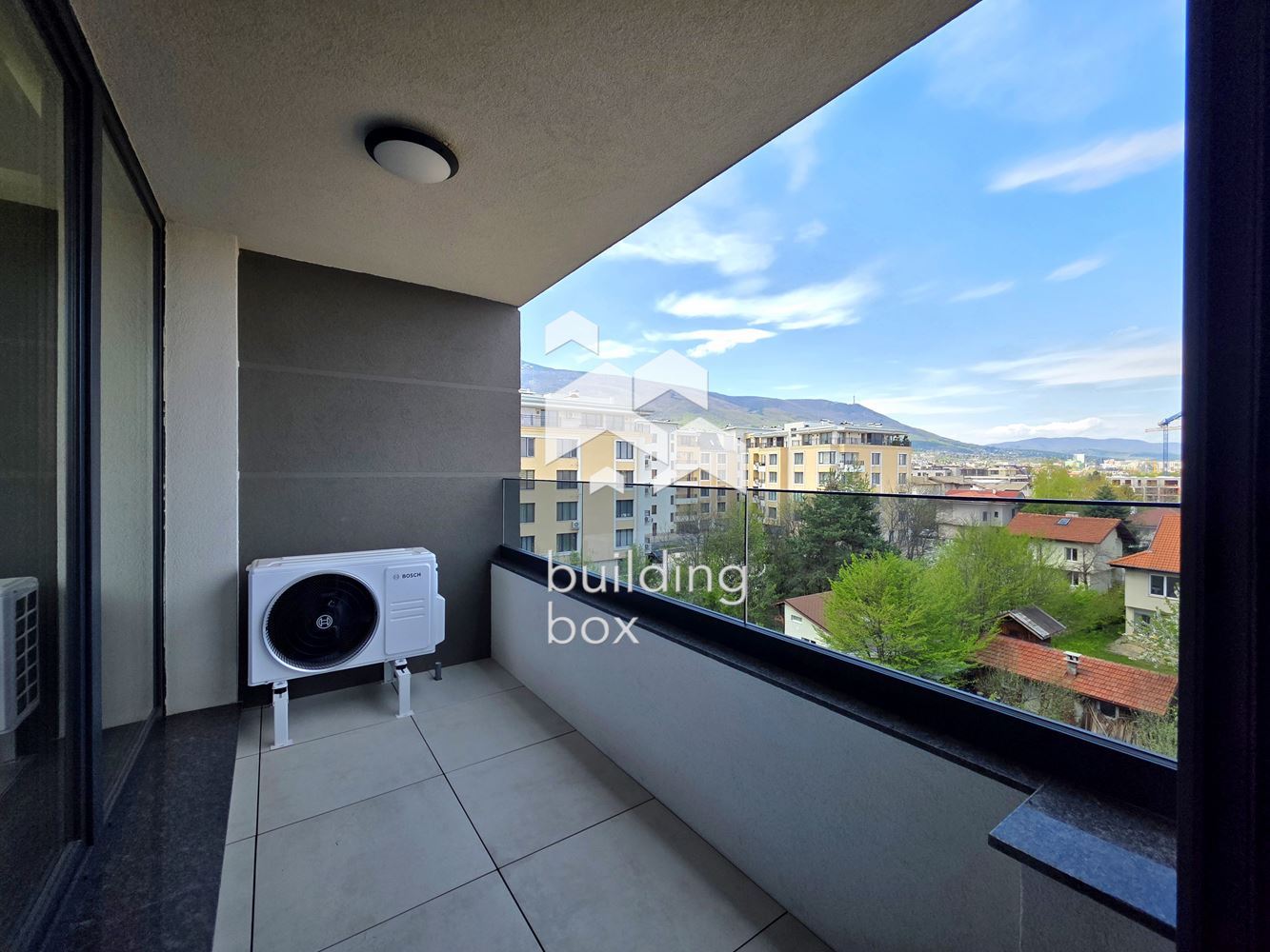 Стилен двустаен апартамент в Кръстова Вада - 0