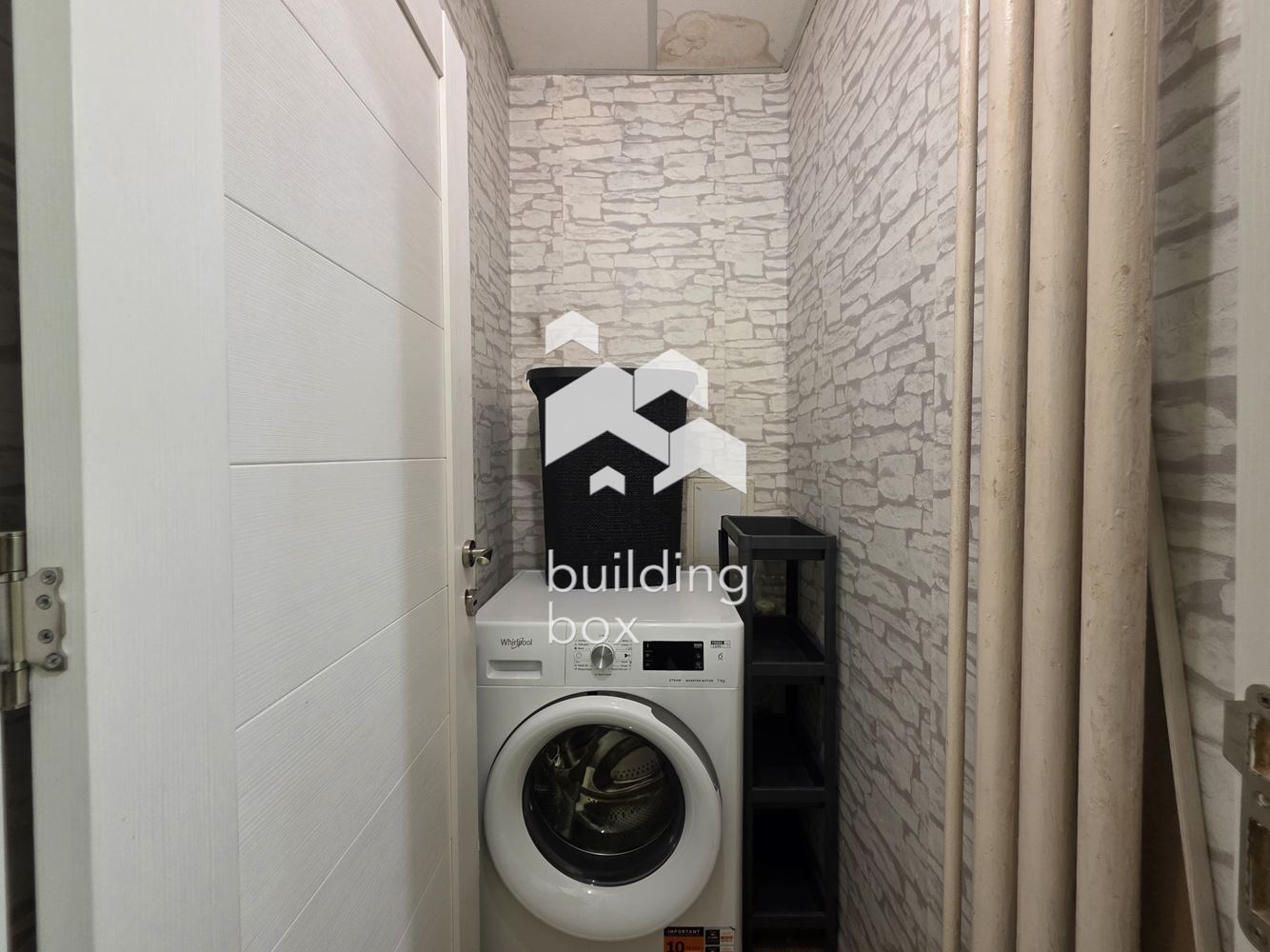 светъл тристаен апартамент - 0