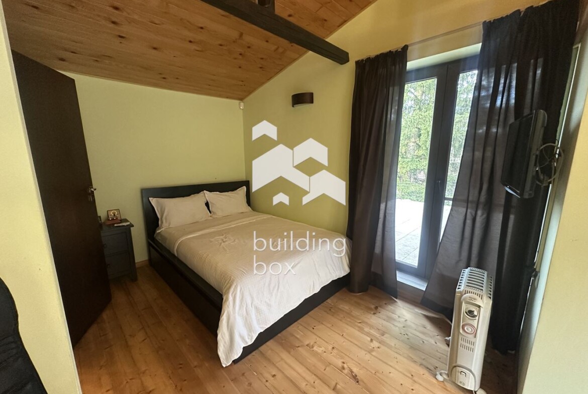 Уютна къща в с. Бистрица - 0