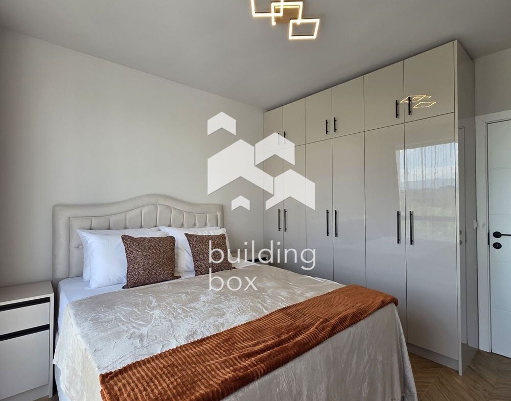 Тристаен апартамент в кв.Тракия. - 0