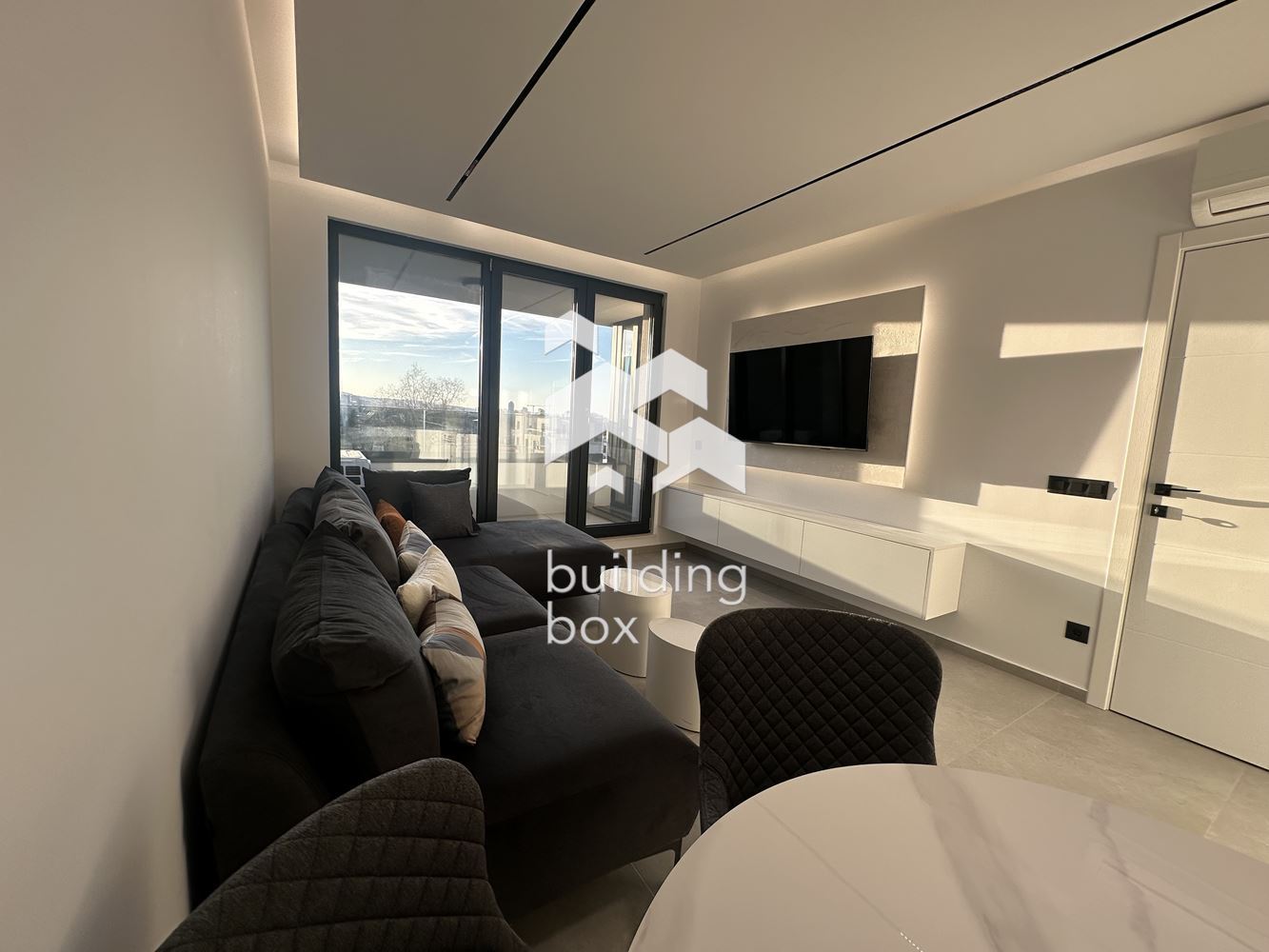 Стилен двустаен апартамент в Кръстова Вада