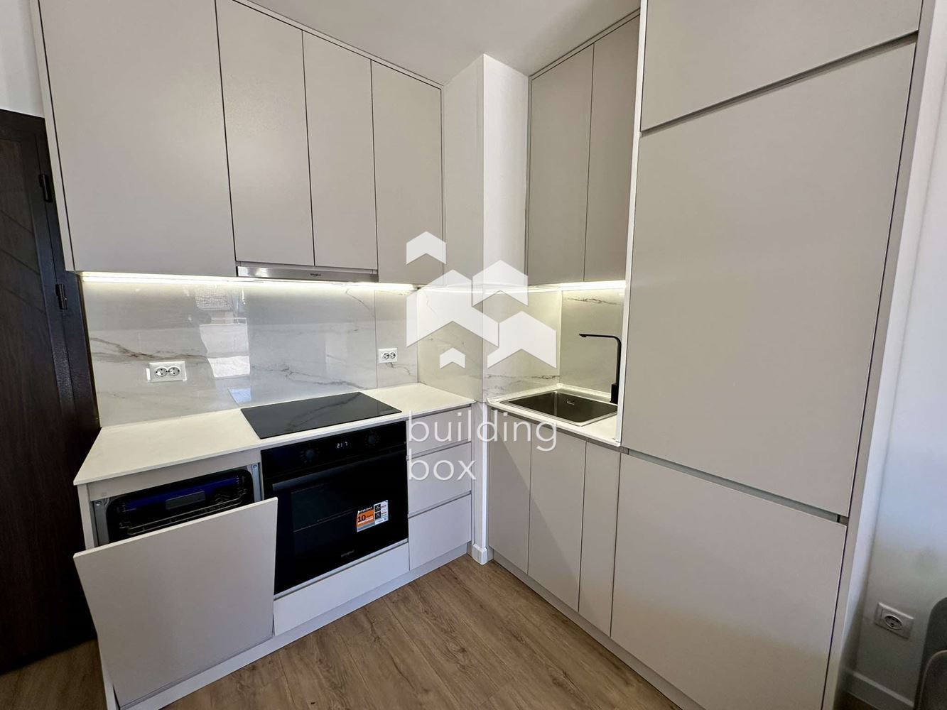 Модерно завършен двустаен апартамент в Центъра - 0