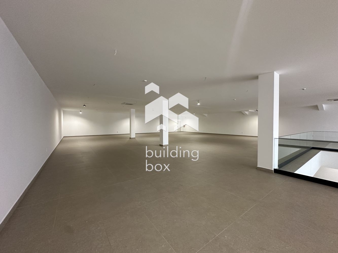 Сграда с потенциал на първа линия на бул. Европа - 0