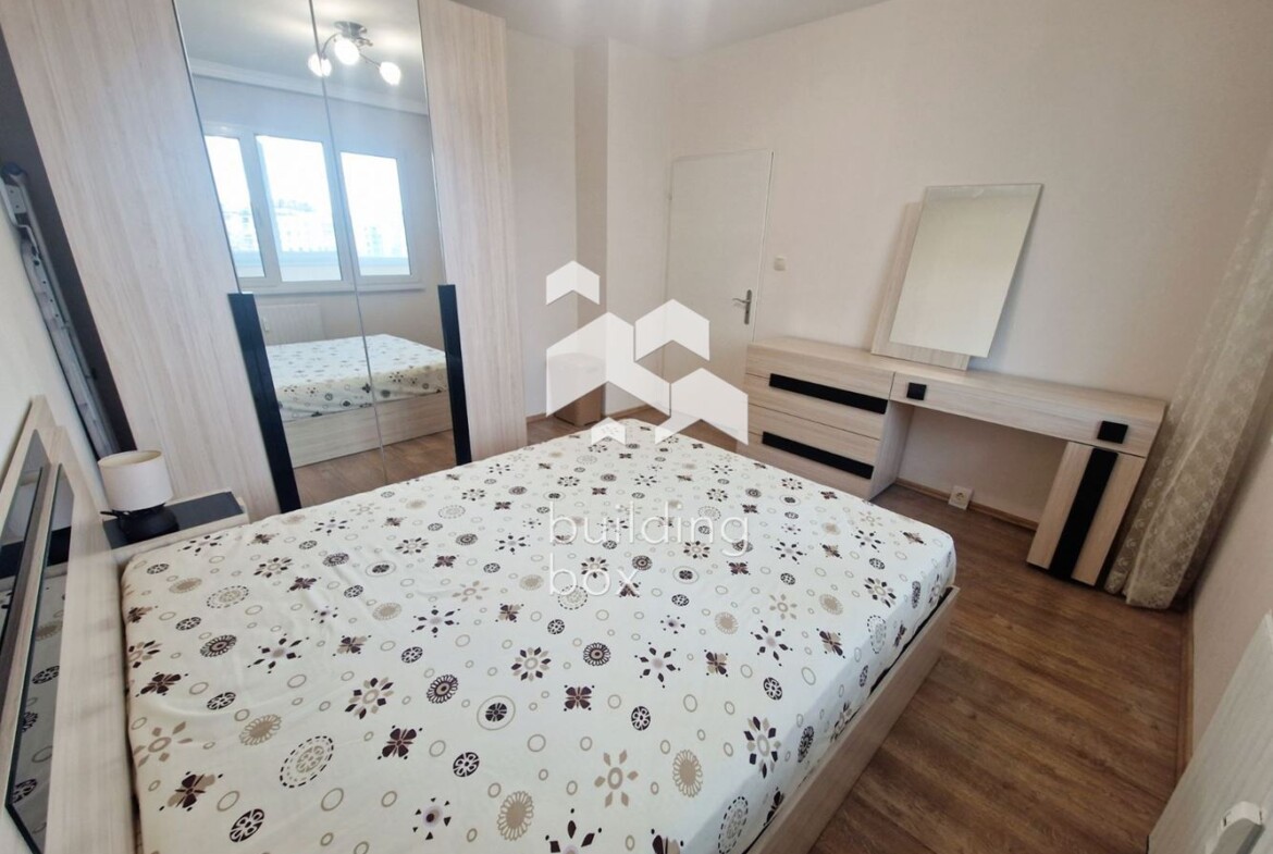 Просторен 2стаен апартамет в ж.к. Дружба 2 - 0