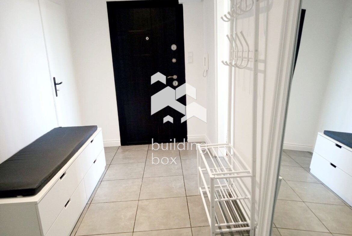 Просторен и светъл тристаен апартамент в кв. Модерно предградие - 0