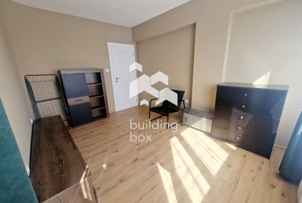 Просторен и светъл тристаен апартамент в кв. Банишора - 0