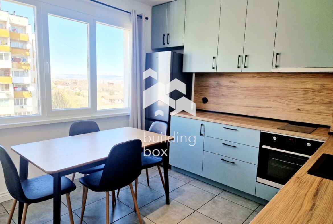 Просторен и светъл тристаен апартамент в кв. Модерно предградие - 0