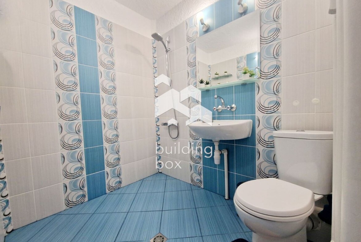 Просторен 2стаен апартамет в ж.к. Дружба 2 - 0