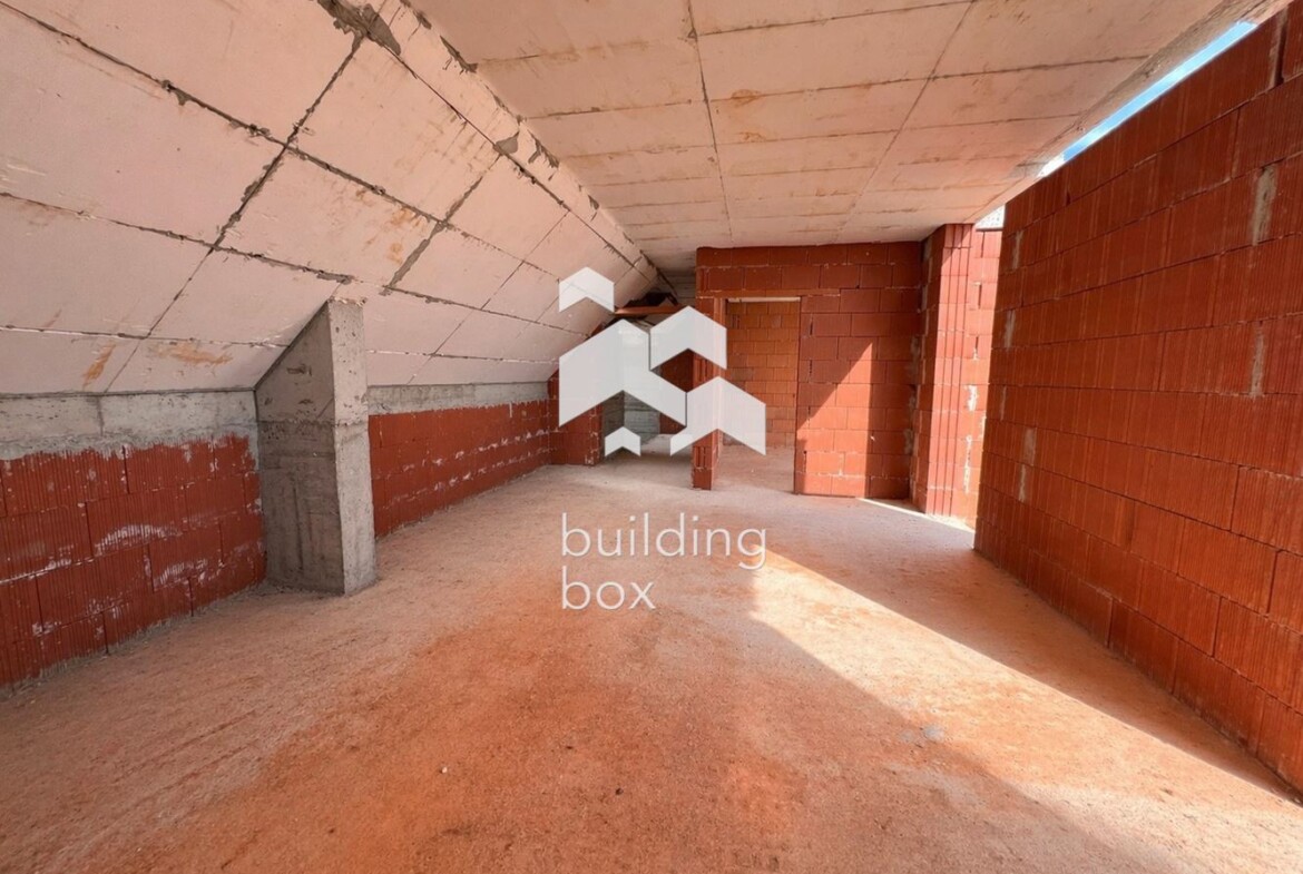 Двустаен апартамент в близост до Ритейл парка на ул. „Македония“ и парк „Белите брези“. - 0