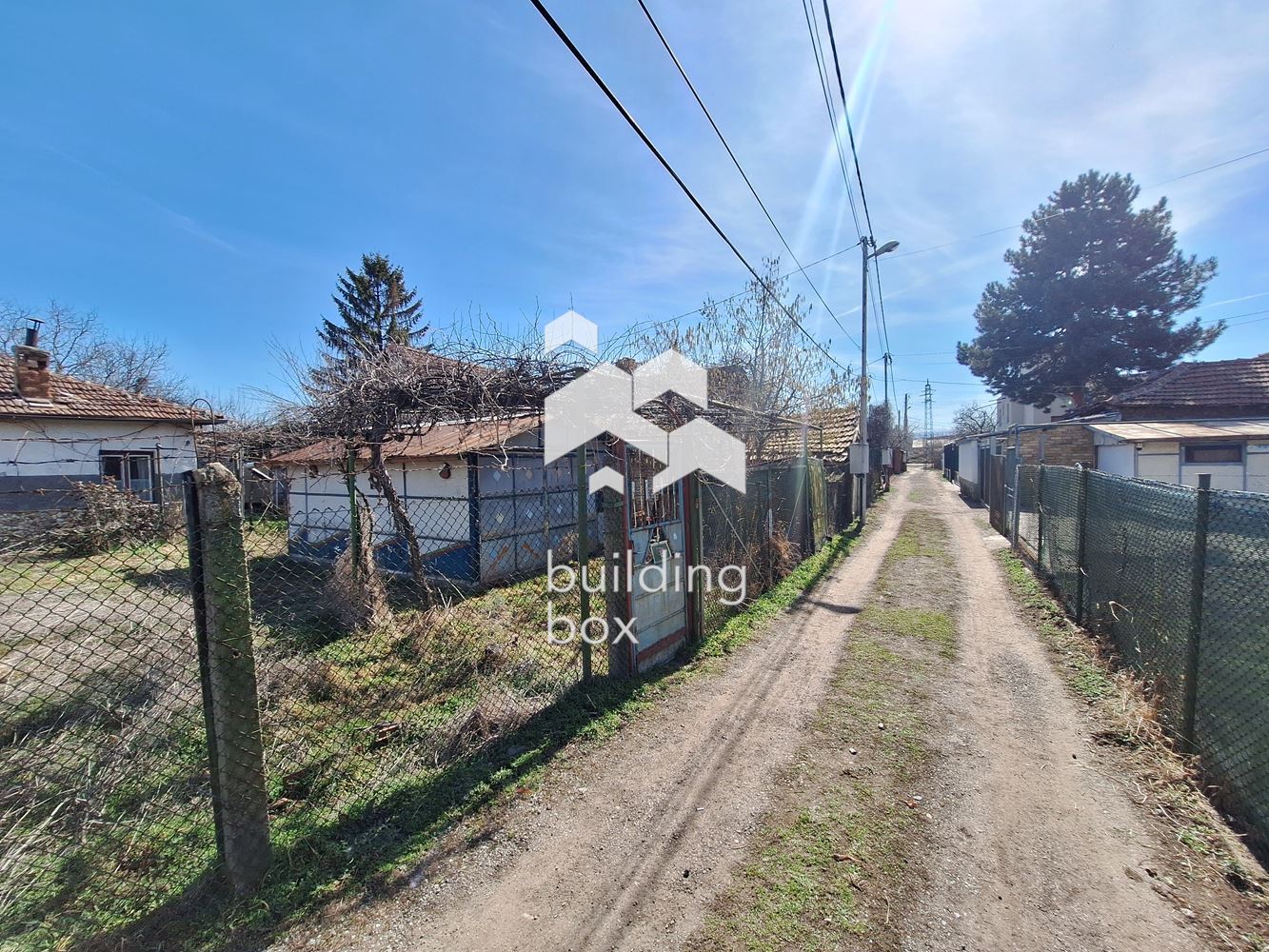 Парцел с къща – кв. Абдовица