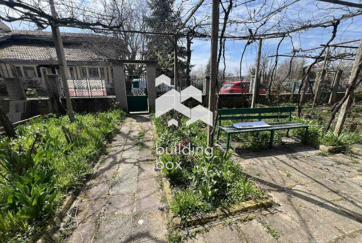 Етаж от къща в гр. Хисаря - 0