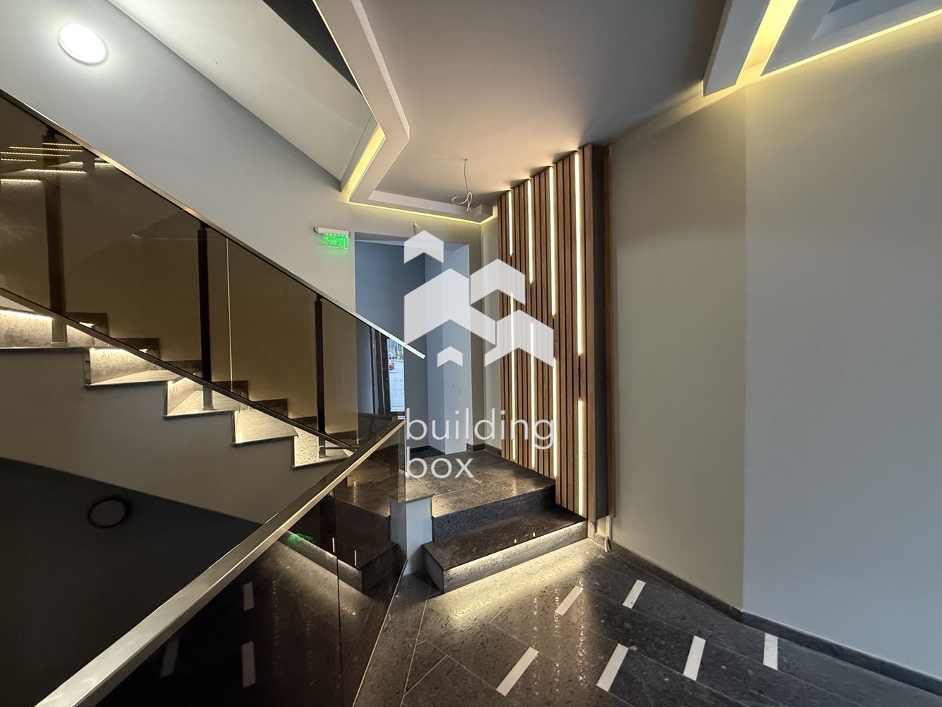 Обзаведен двустаен апартамент в центъра на гр. Пловдив - 0