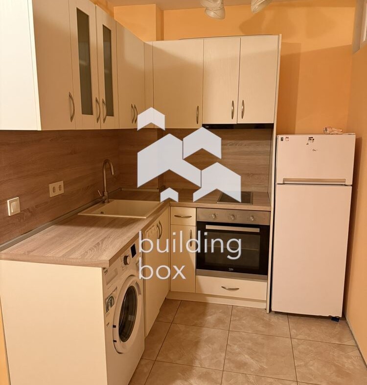 Маломерен Тристаен апартамент в Кръстова Вада - 0