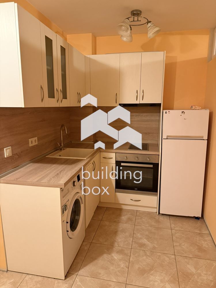 Маломерен Тристаен апартамент в Кръстова Вада - 0