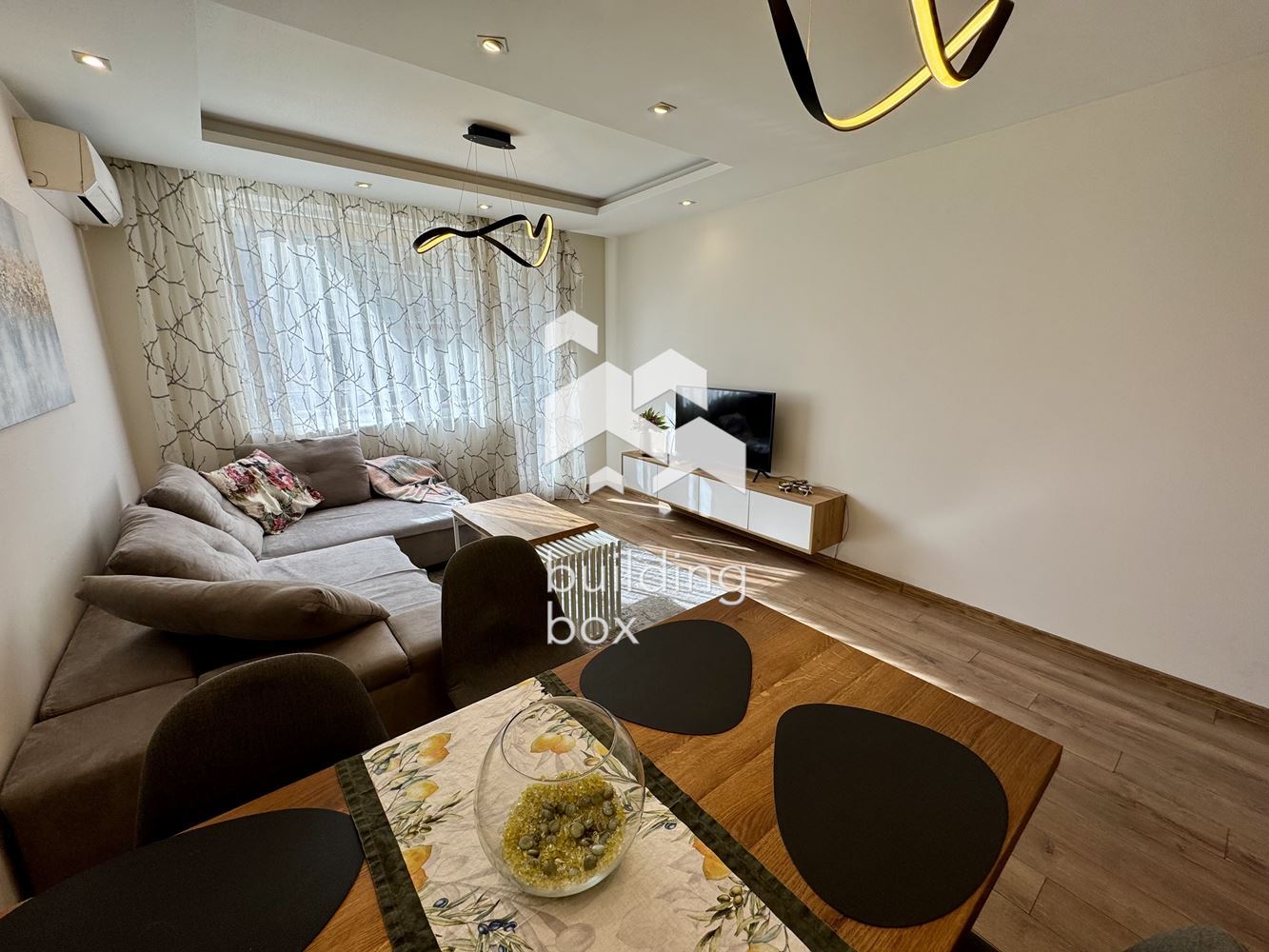 Луксозен двустаен в Центъра - 0