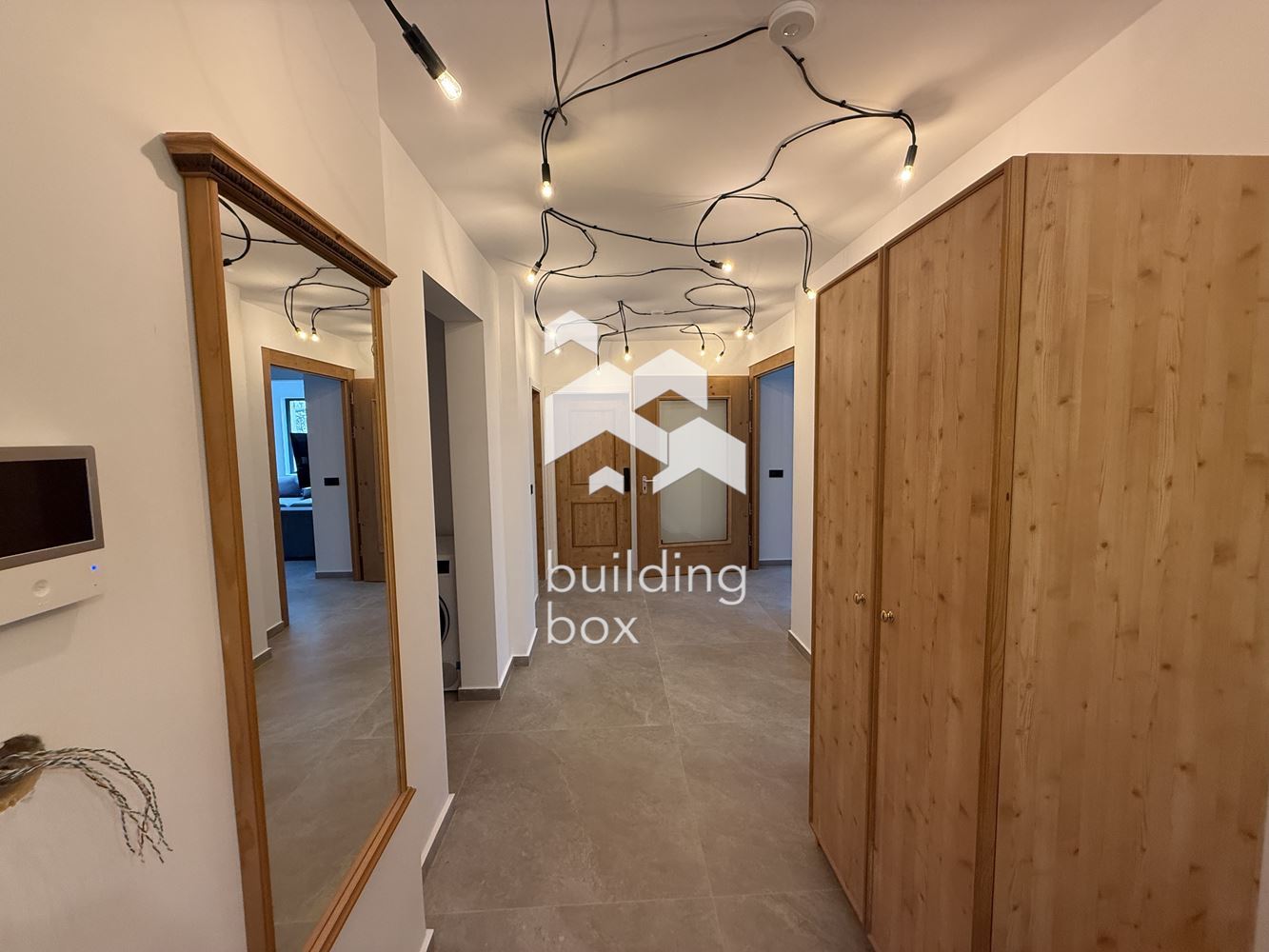 Многостаен апартамент с шест спални - 0