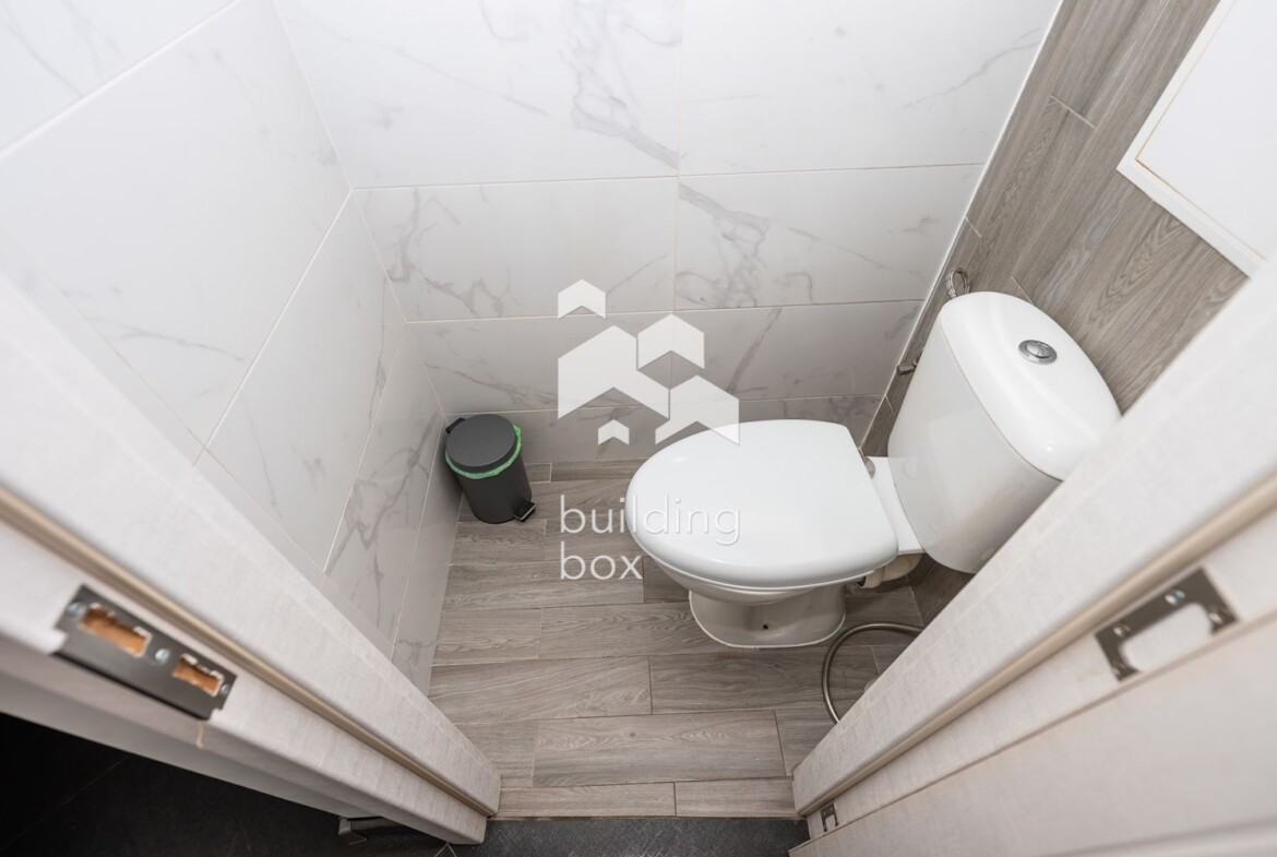 Тристаен ОБЗАВЕДЕН апартамент след РЕМОНТ - само за 124 999€ - 0
