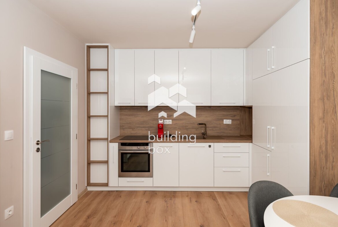 Двустаен обзаведен апартамент - кв. Христо Смирненски - 0