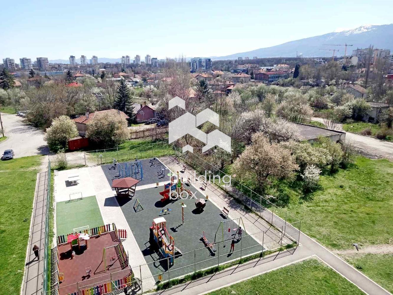 Просторен и светъл тристаен апартамент в кв. Модерно предградие - 0