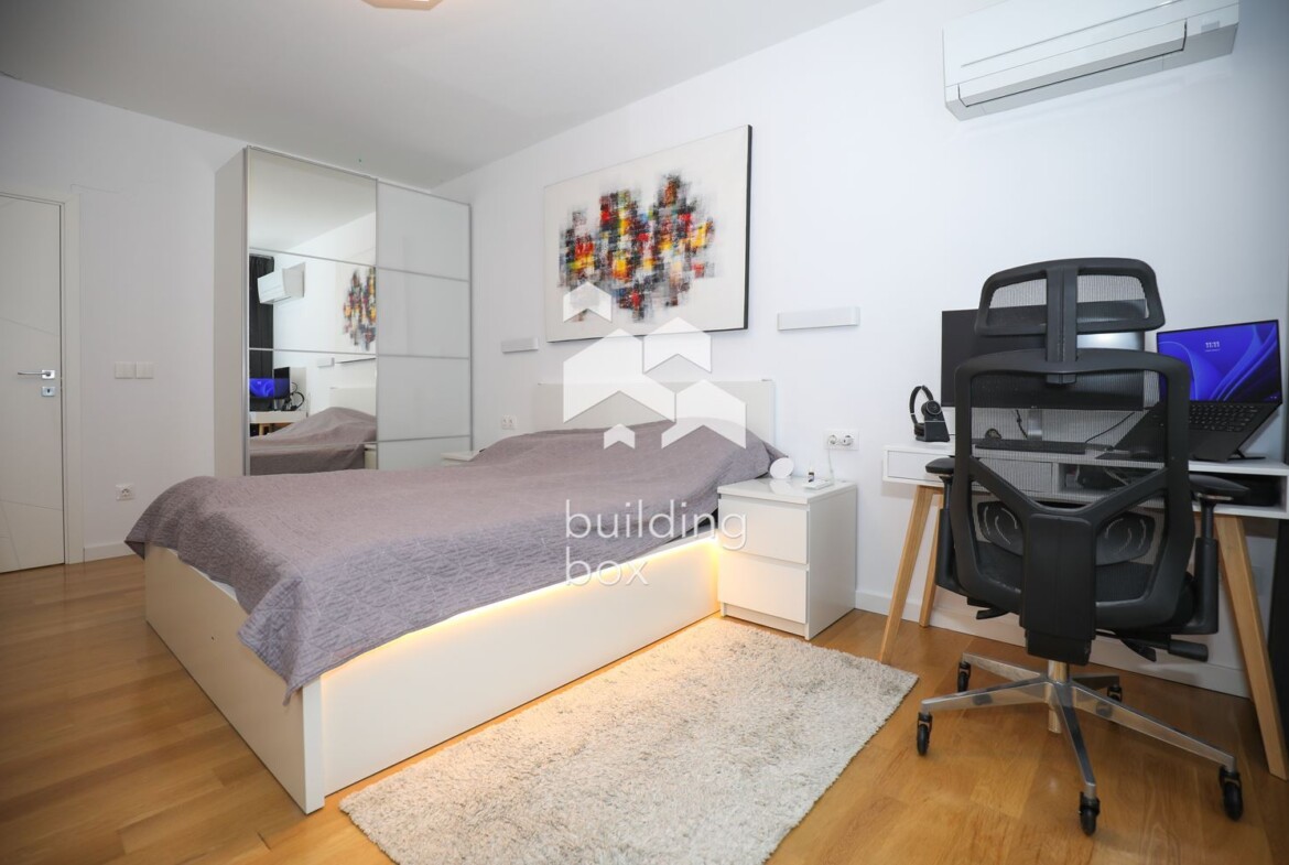 Тристаен апартамент - кв. Кръстова вада - 0