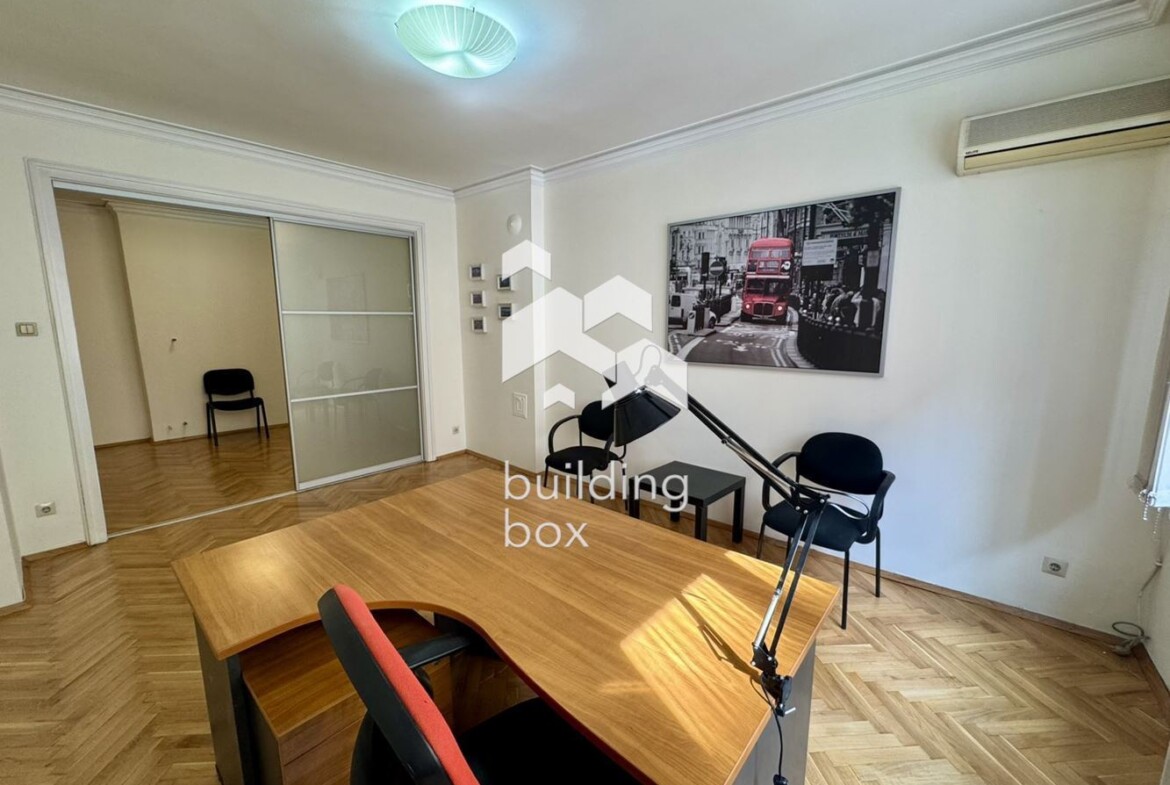 Офис/ Кантора под наем в ТОП център - 0