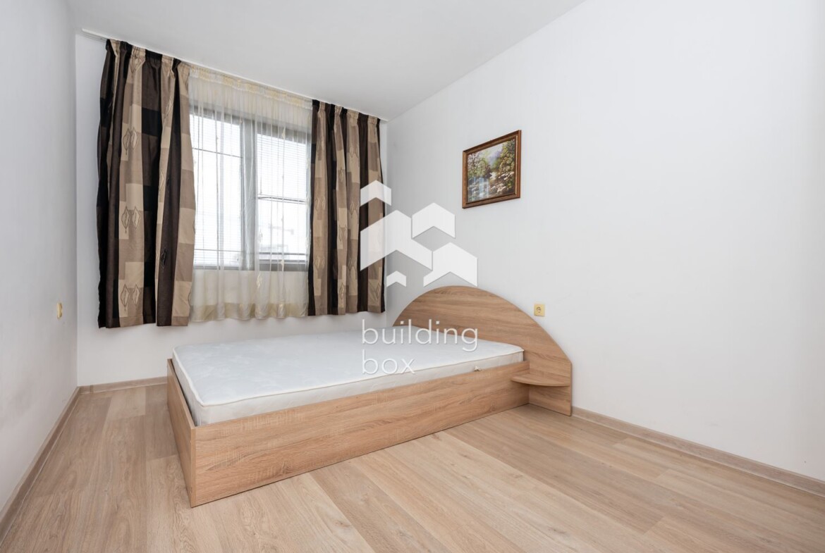 Тристаен обзаведен апартамент - 0