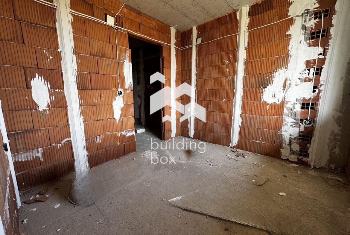 Инвестиционен двустаен апартамент - кв. Витоша - 0