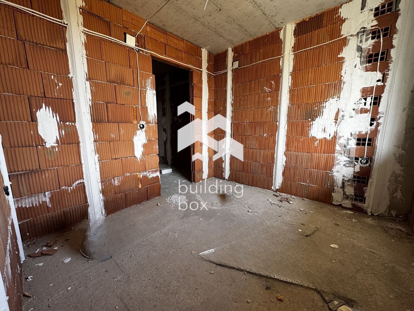 Инвестиционен двустаен апартамент - кв. Витоша - 0